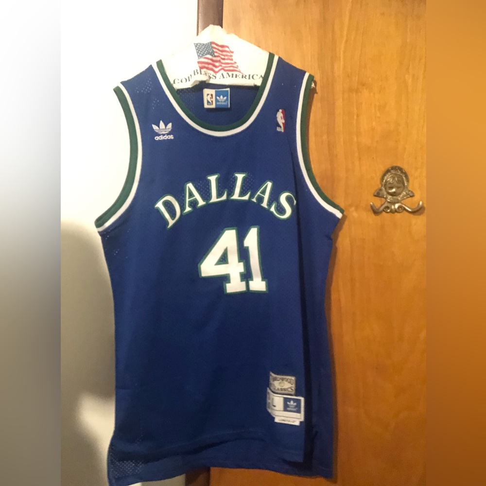 NBA Dallas Mavericks throwback jersey